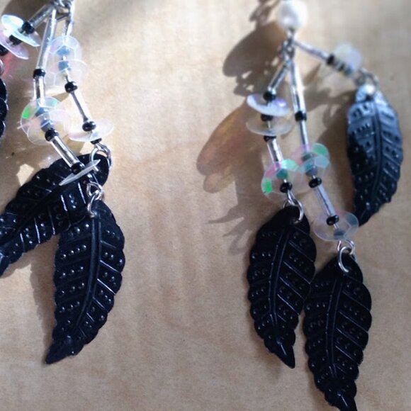 Beaded with Sequence Crow feather Pierced earrings 3"L - Picture 9 of 11